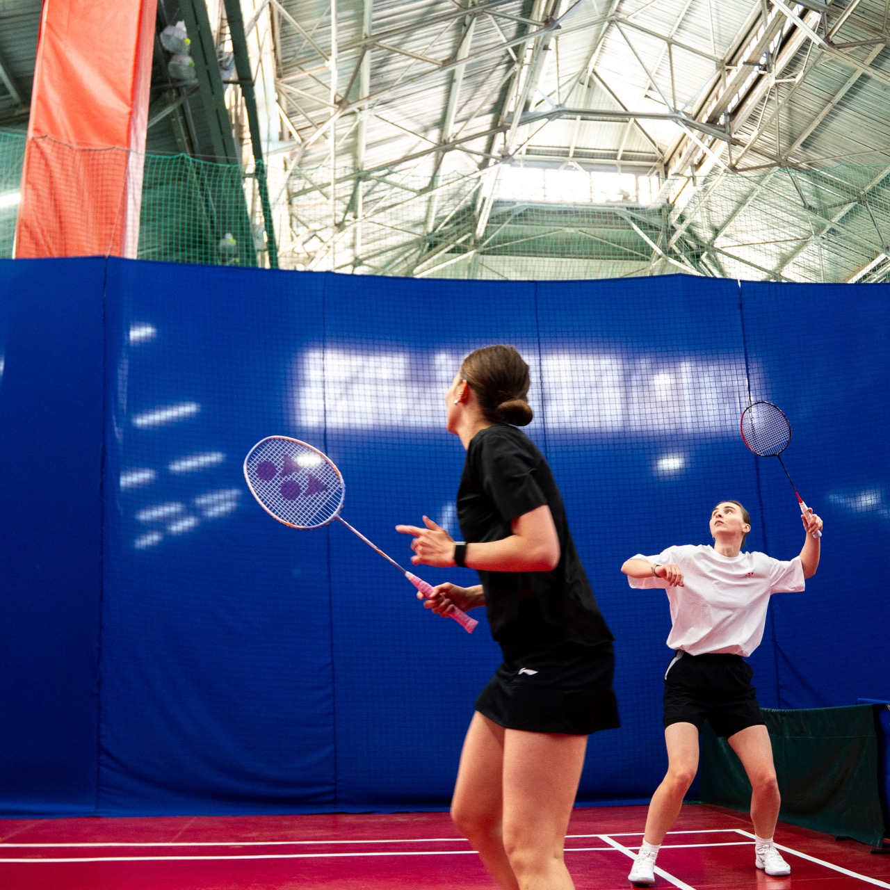 Найт Бадминтон (Night Badminton Club)