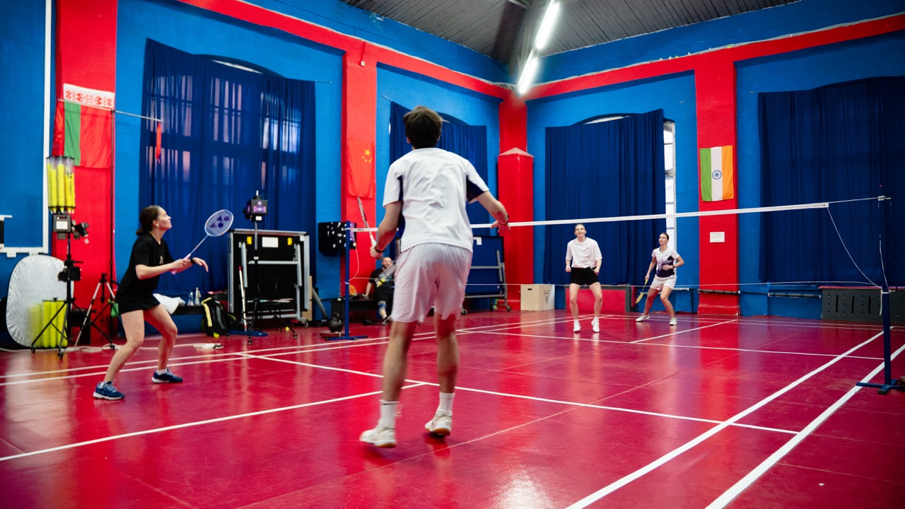 Найт Бадминтон (Night Badminton Club)