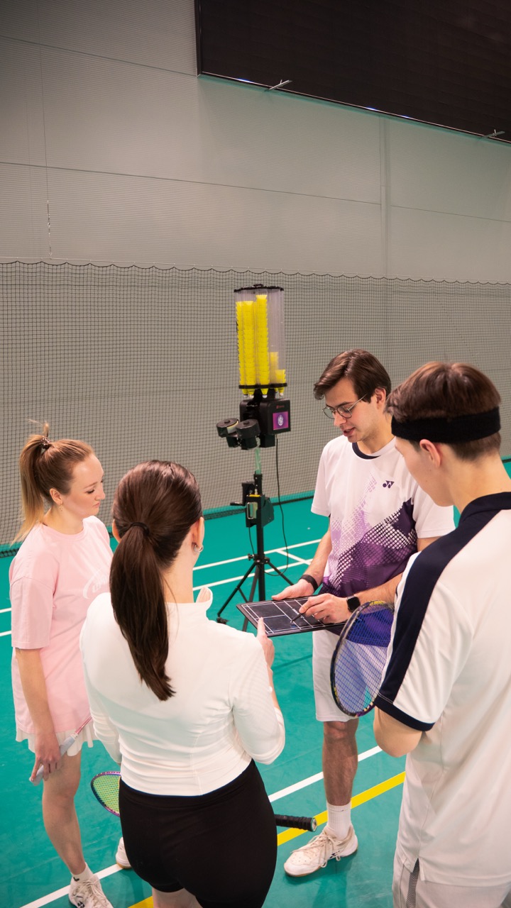 Найт Бадминтон (Night Badminton Club) филиал в Территории Спорта