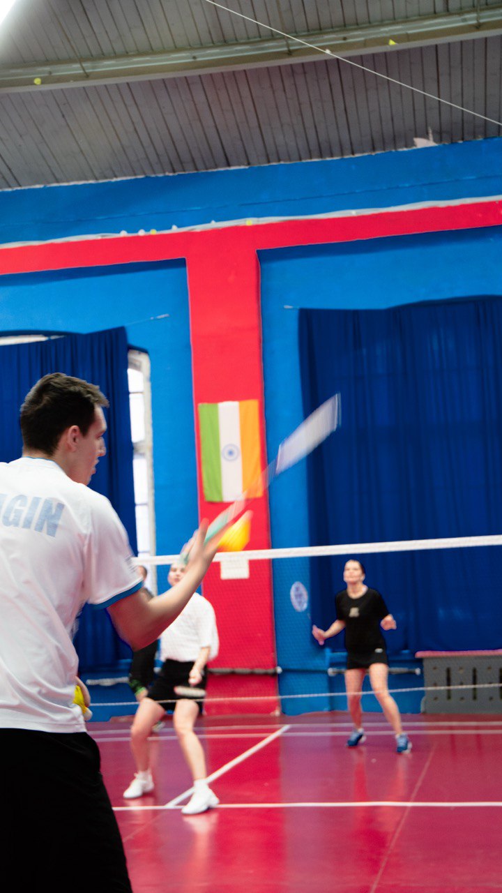 Найт Бадминтон (Night Badminton Club)